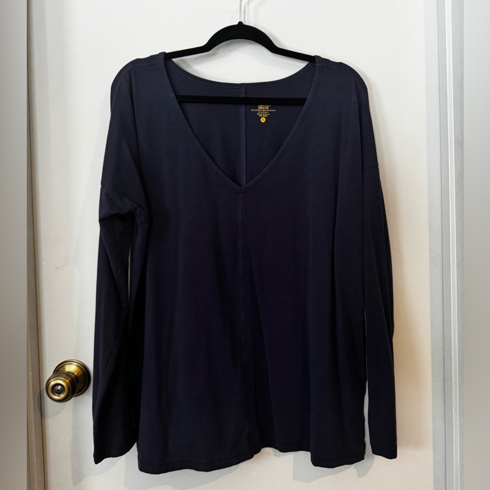 Lilly Pulitzer Luxletic Navy Long Sleeve V-Neck Top XL